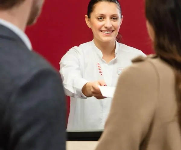 Intercityhotel Отель