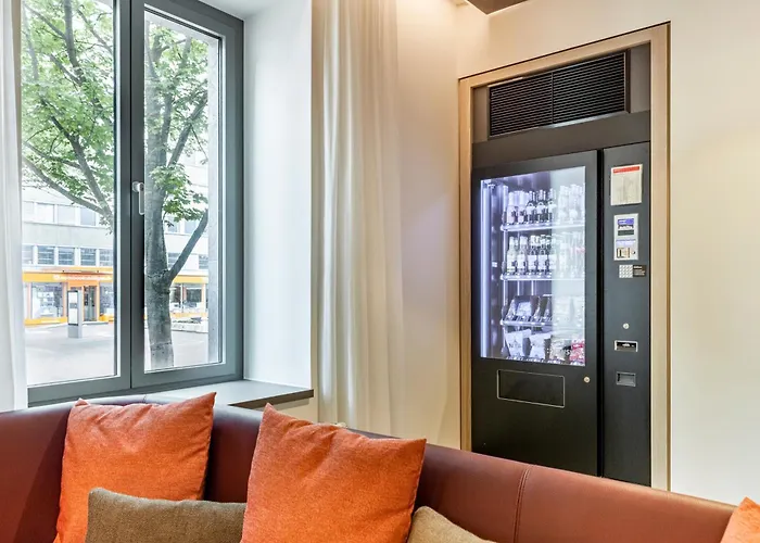 מלון Intercityhotel 4*